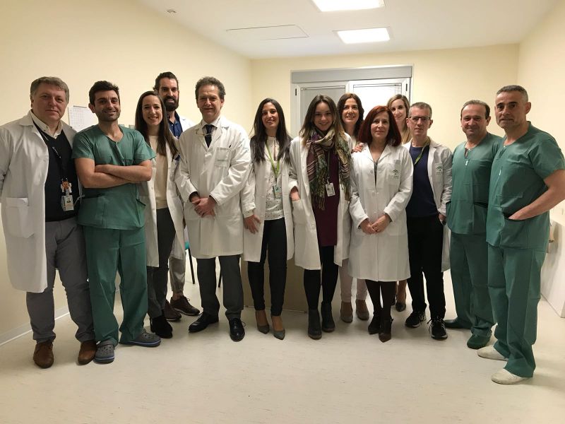 El Hospital Virgen de las Nieves implanta una técnica novedosa para eliminar cálculos de las glándulas salivares