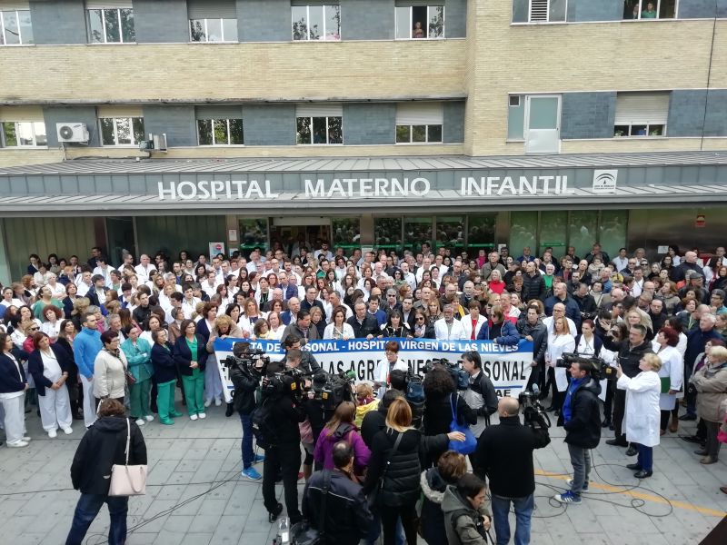 La dirección del Hospital condena la agresión sufrida por varios profesionales en el Materno Infantil
