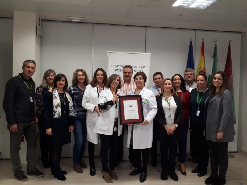 El Hospital Virgen de las Nieves, Empresa Saludable por la puesta en marcha de programas de mejora de la salud y bienestar de sus profesionales