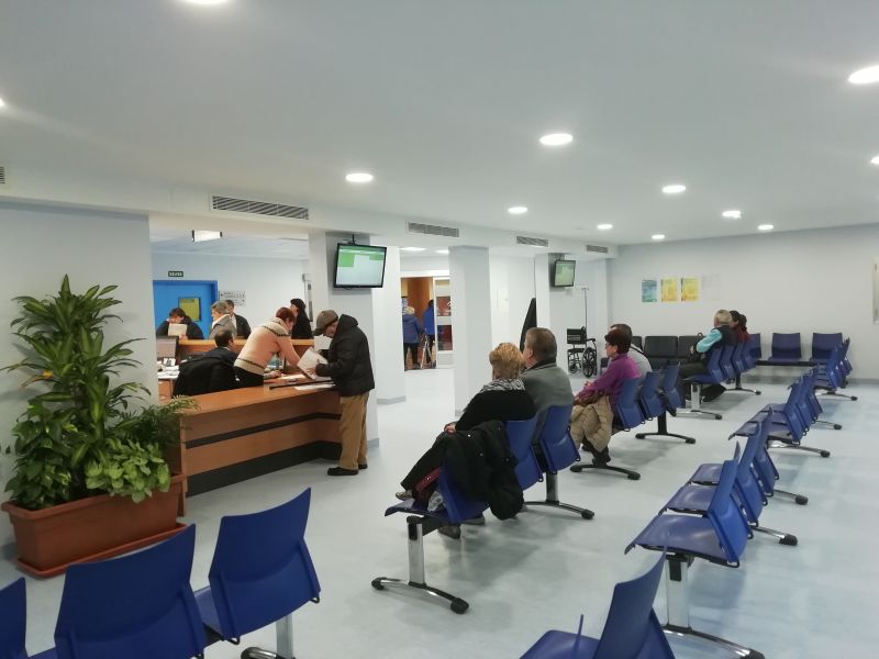 El Hospital estrena nuevas salas de espera en el Hospital de Día Oncohematológico que duplican la superficie anterior