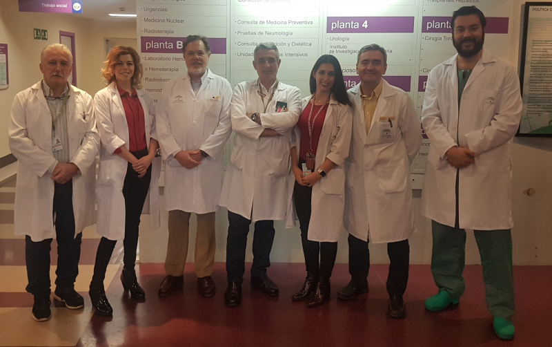 El Hospital Virgen de las Nieves comienza a tratar hernias inguinales con un abordaje menos invasivo
