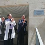 El Hospital Virgen de las Nieves celebra el Día de la Enfermería con la instalación de una placa conmemorativa de la antigua escuela de Enfermería