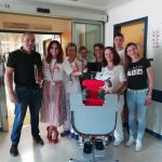 La Ola de los Valientes dona una silla especializada para la rehabilitación de menores
