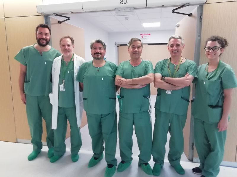El Hospital Virgen de las Nieves realiza una técnica novedosa para reparar defectos en la pared abdominal