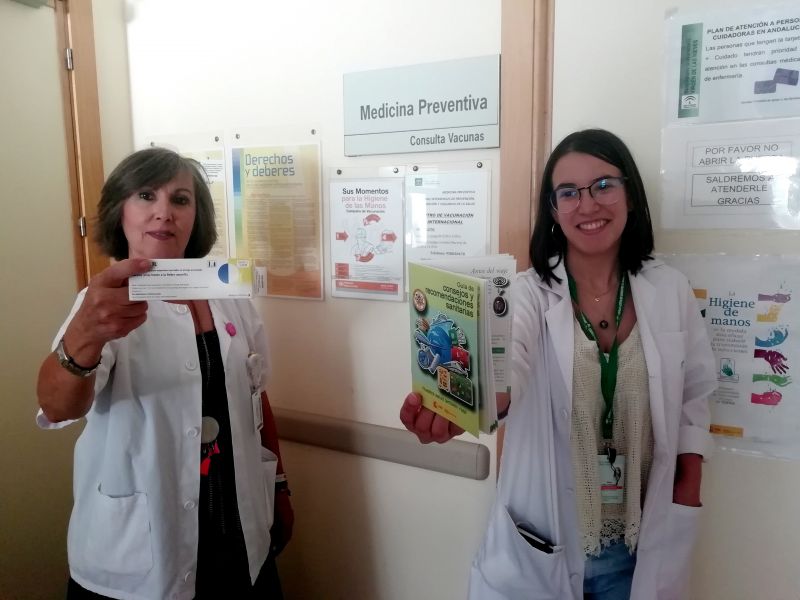 El Hospital Virgen de las Nieves suministra más de 2.000 vacunas en este verano para destinos internacionales