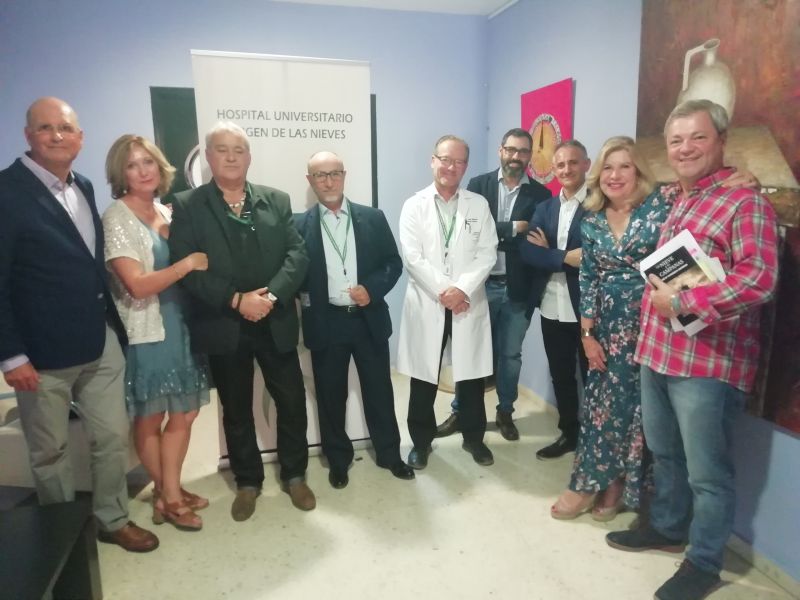 El Hospital Virgen de las Nieves reúne a profesionales del centro sanitario que también ejercen como escritores