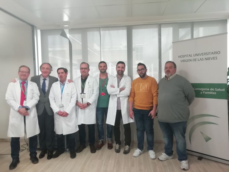 El Hospital Virgen de las Nieves implanta una prótesis de muñeca personalizada en 3D