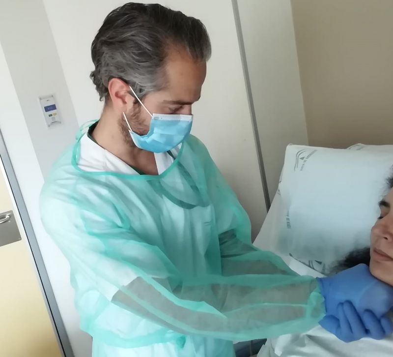 El Hospital Virgen de las Nieves ofrece terapias de rehabilitación física a pacientes con coronavirus
