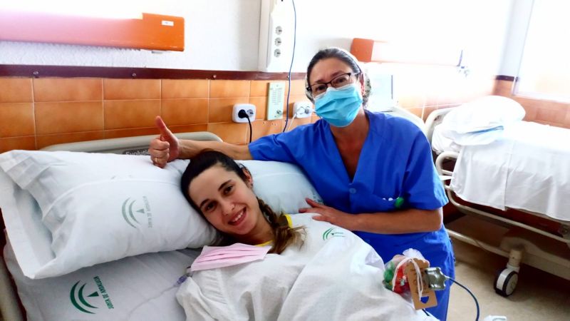 El Hospital Virgen de las Nieves obsequia a las madres con un detalle para celebrar este Día
