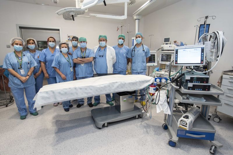 El Hospital Virgen de las Nieves opera un tumor de tráquea con asistencia circulatoria mecánica