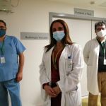 La jefa de Radiodiagnóstico, Isabel Romero, en el centro, junto con el resposable de la Radiología Intervencionista, Pedro Pardo, a la izquierda, y el jefe de servicio de Urología, Francisco Javier Vicente,a la derecha jpg.jpg