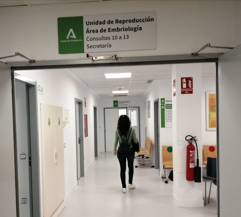 La Unidad de Reproducción participa en una investigación que  identifica más de 5.300 microorganismos distintos dentro del útero de las mujeres sanas