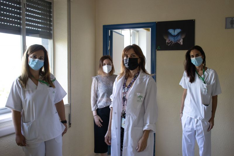 El Hospital Virgen de las Nieves humaniza la atención a madres que pierden al bebé en el parto