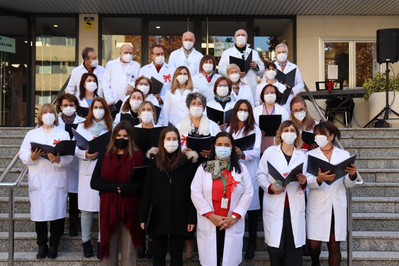 El Coro del Hospital Virgen de las Nieves inicia las actividades navideñas con un recital de villancicos