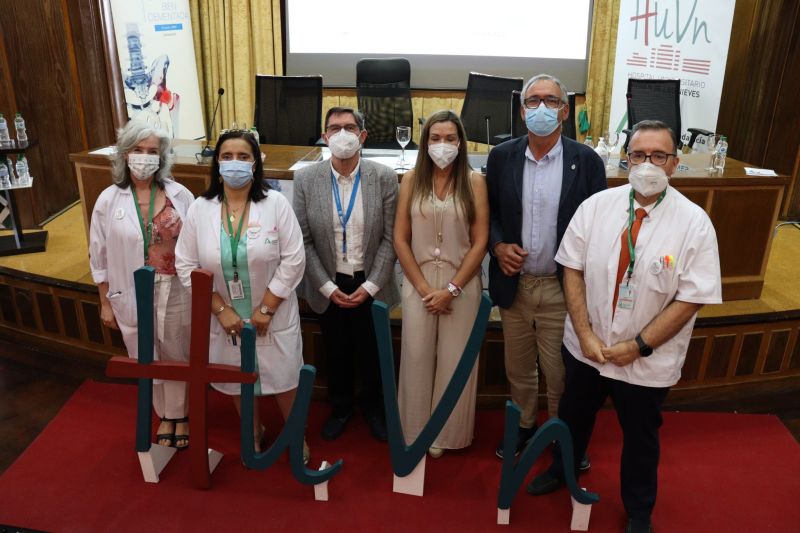 El Hospital Virgen de las Nieves organiza unas jornadas sobre  artroplastia de cadera