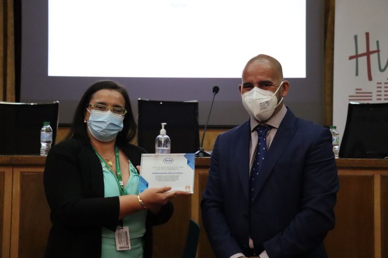 El Hospital Virgen de las Nieves estrena un documental sobre sus iniciativas de humanización sanitaria