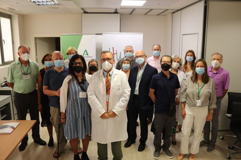 Sanitarios canadienses visitan el Hospital Virgen de las Nieves para conocer líneas referentes del sistema sanitario público