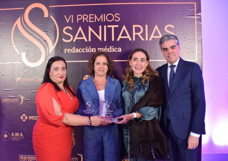 María Ángeles García Rescalvo recibe el premio Sanitarias en la categoría de gestión y dirección