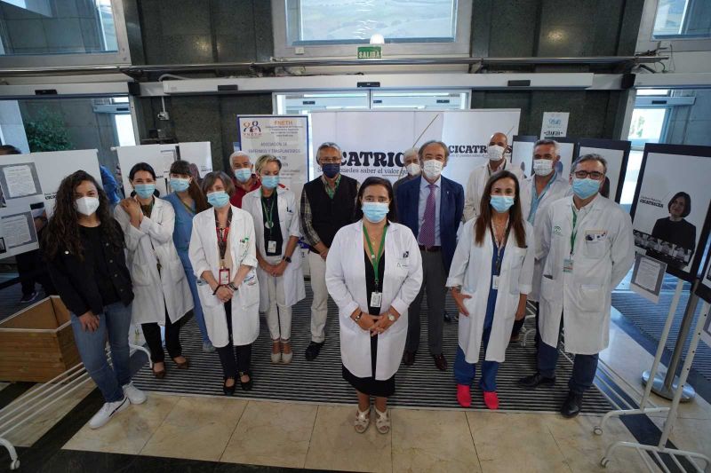 El Hospital Virgen de las Nieves acoge la muestra 'El valor de las cicatrices' para sensibilizar sobre la donación de órganos
