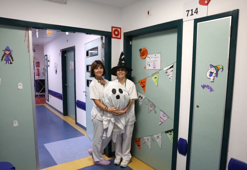 Pediatría decora sus instalaciones en Haloween