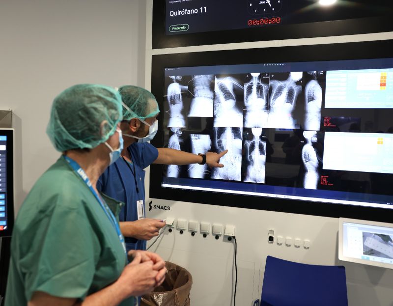 El Hospital Virgen de las Nieves incorpora tecnología de vanguardia para cirugías de columna