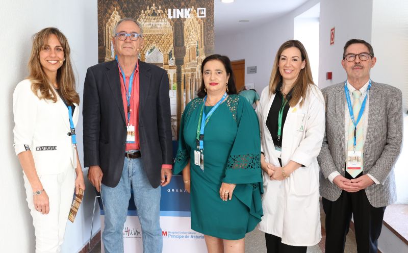 El Hospital Virgen de las Nieves reúne a más de un centenar de expertos  en cirugía de cadera