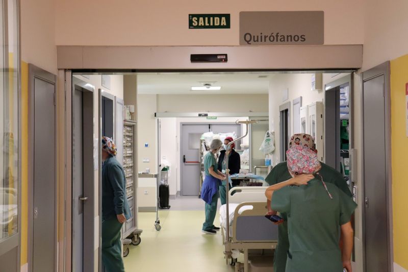 El Hospital Virgen de las Nieves intervino a 3.700 pacientes más el pasado año con respecto a 2023