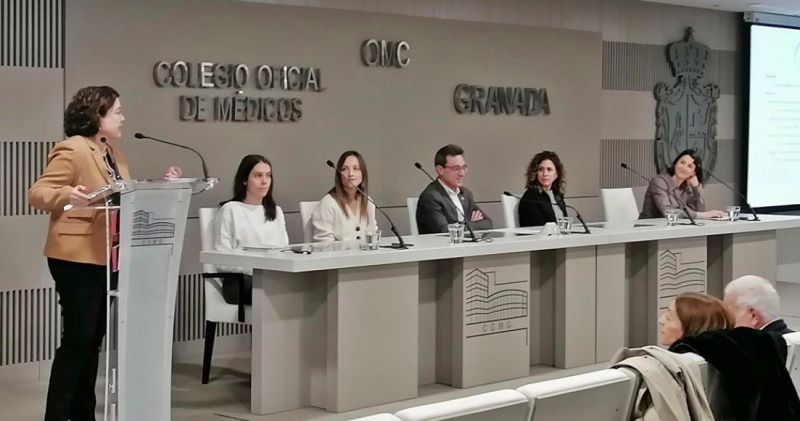 Ginecólogos del Hospital Virgen de las Nieves participan en la II Jornada por la Salud de las Mujeres del Colegio de Médicos de Granada