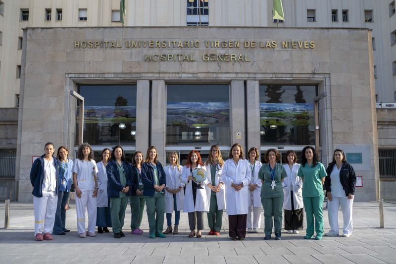 Mujeres del Hospital Virgen de las Nieves, referentes sanitarias, cooperantes y solidarias