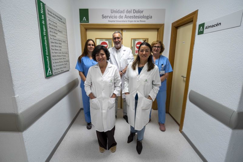 El Hospital Virgen de las Nieves aplica acupuntura para  mejorar la calidad de vida de más de 300 pacientes