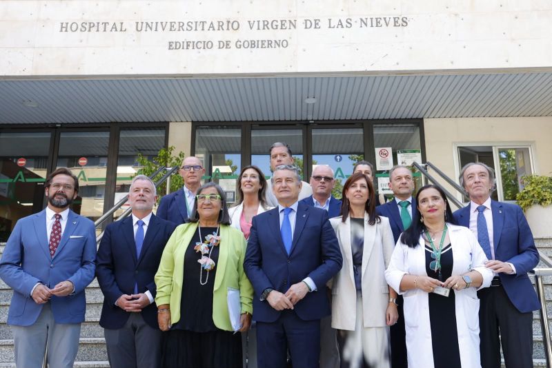 El consejero de Sanidad, Presidencia y Emergencias sitúa a nuestro hospital como modelo de innovación sanitaria